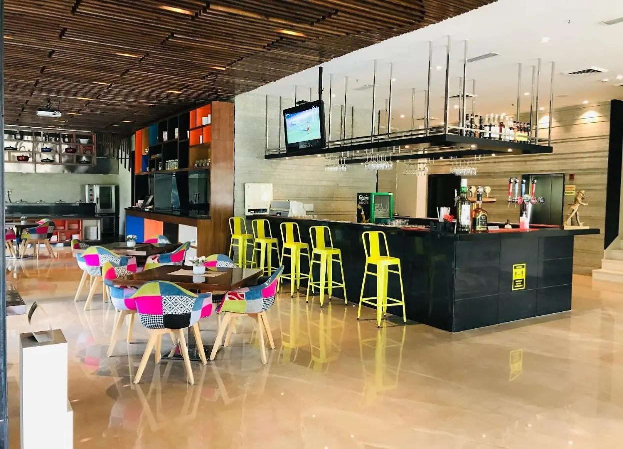 Golden Tulip City Centre Gurgaon 4*,  India