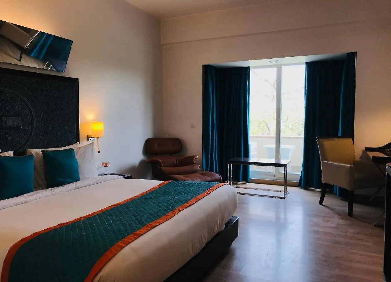 Hotel Golden Tulip City Centre Gurgaon