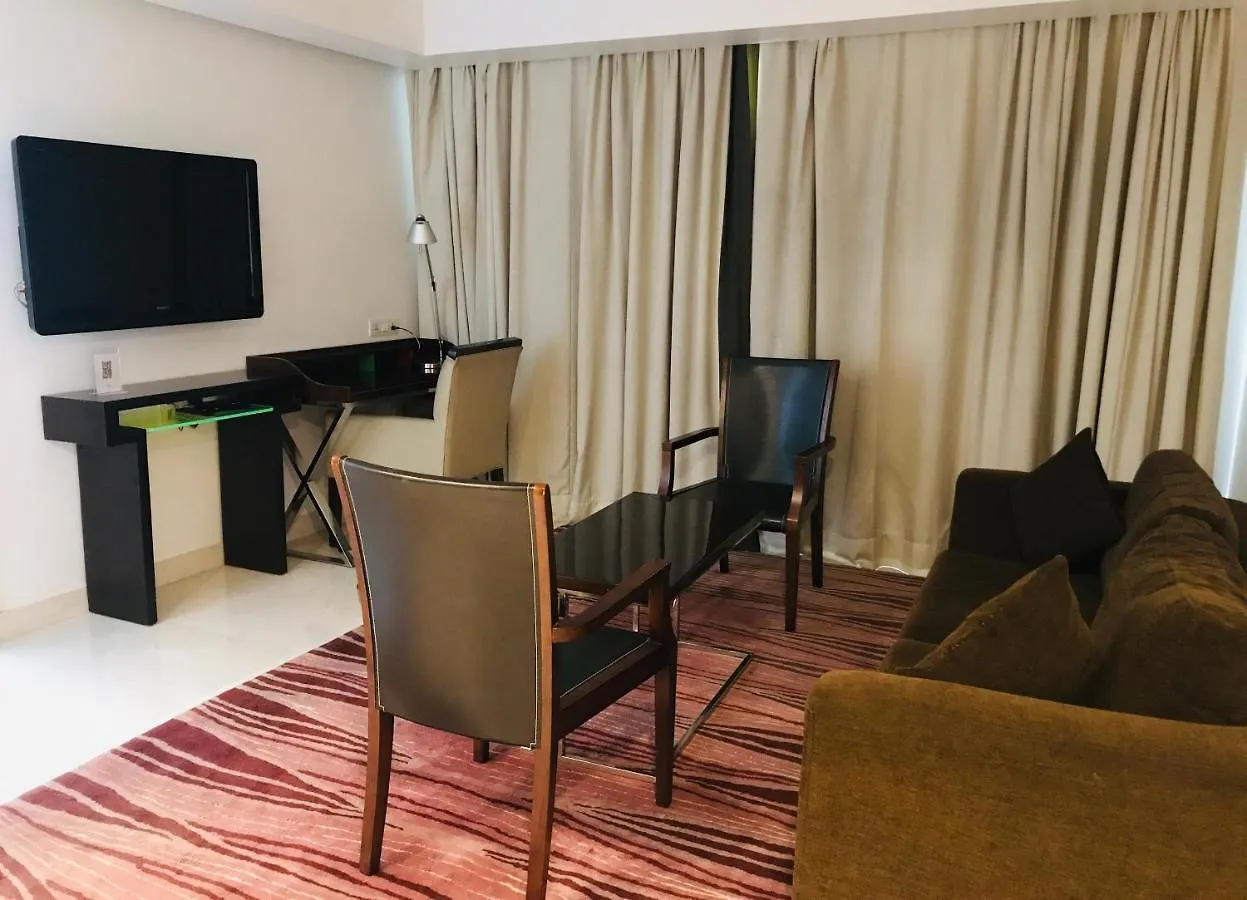 Golden Tulip City Centre Gurgaon 4*,