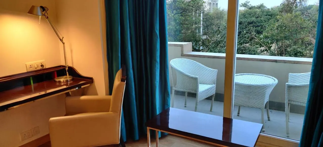 Golden Tulip City Centre Gurgaon Hotel