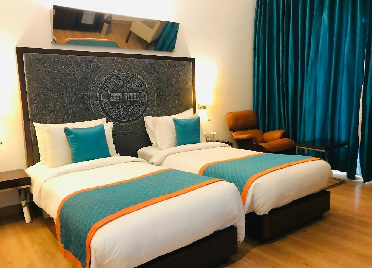 **** Hotel Golden Tulip City Centre Gurgaon India