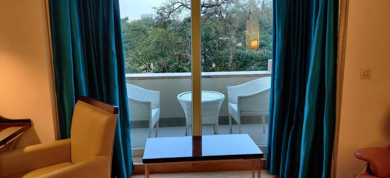 Golden Tulip City Centre Gurgaon 4*,  India