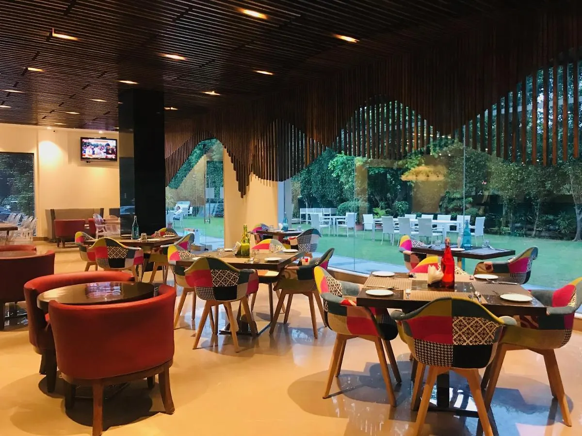 Hotel Golden Tulip City Centre Gurgaon