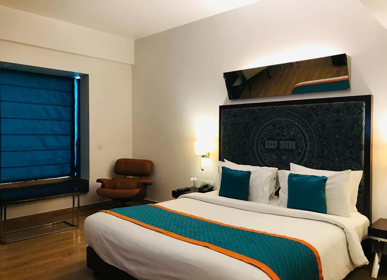 Hotel Golden Tulip City Centre Gurgaon