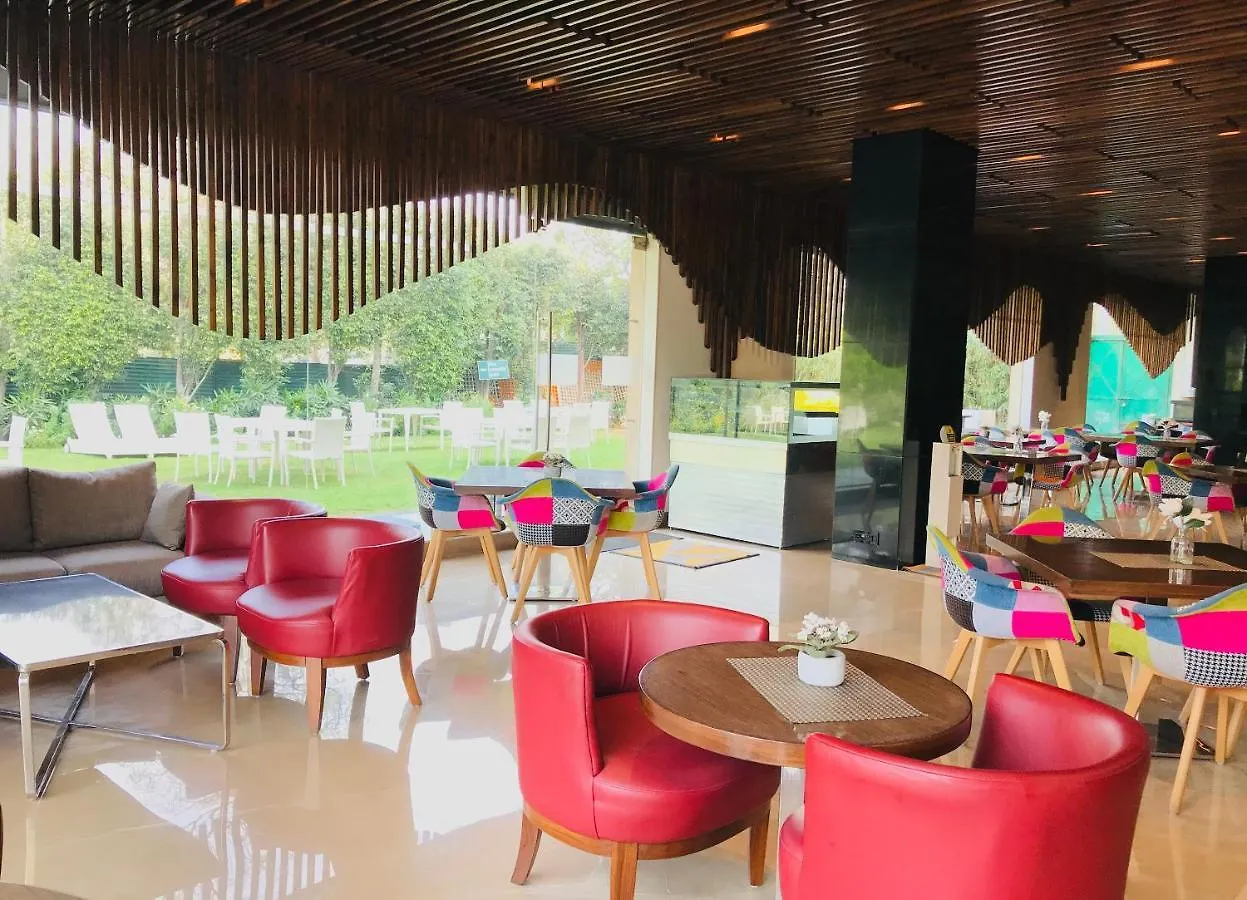 Hotel Golden Tulip City Centre Gurgaon